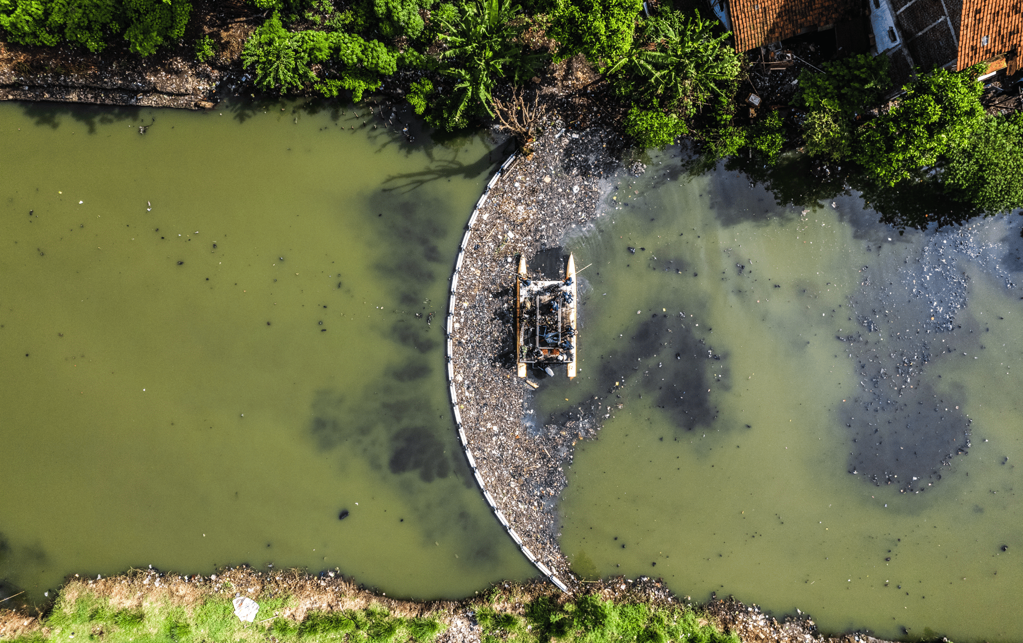 Plastic_Fischer_TrashBoom_Droneshot-2 Plastic_Fischer_TrashBoom_Droneshot-2